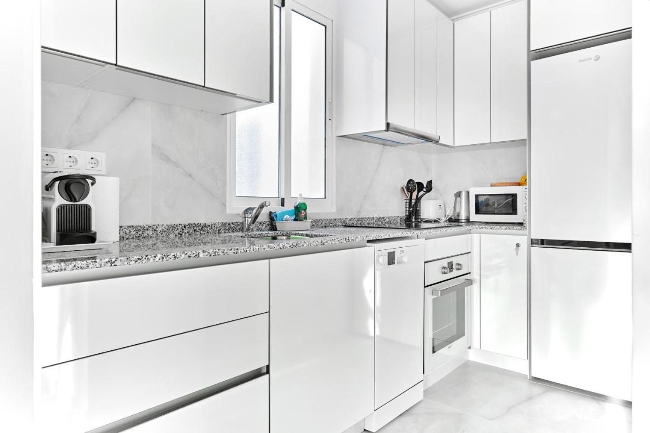Lovely Sunny Apartment With Shared Pool And Private Parking Торрев'єха Екстер'єр фото