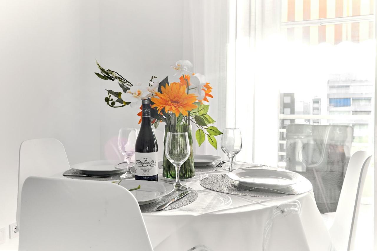 Lovely Sunny Apartment With Shared Pool And Private Parking Торрев'єха Екстер'єр фото